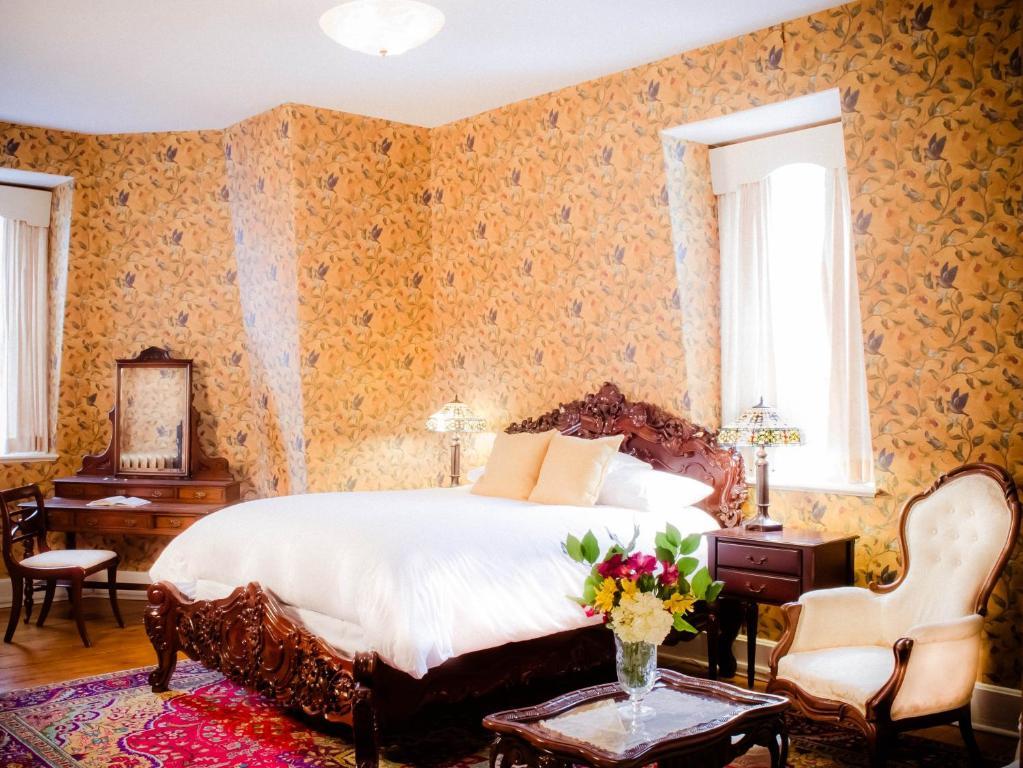 Queen Room